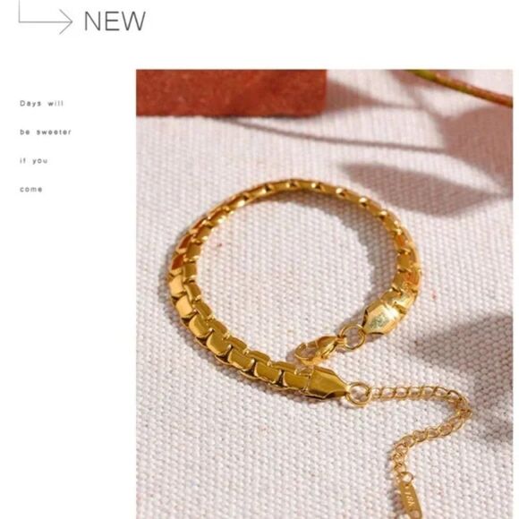 #49- ⭐️New 18k Gold Thick Chain Bracelet - Picture 8 of 9